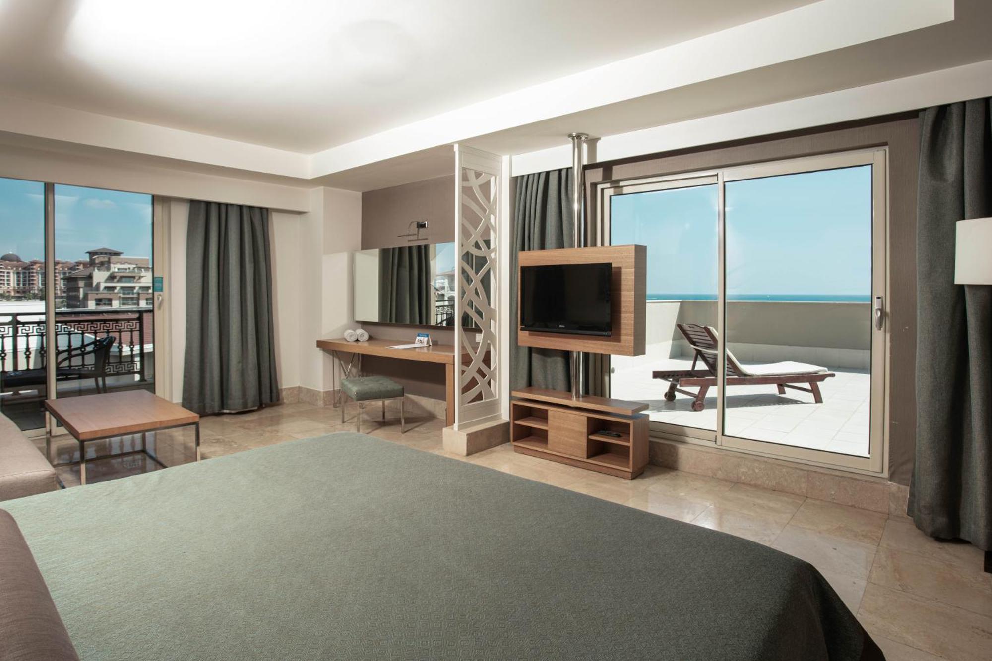 Paloma Oceana Resort