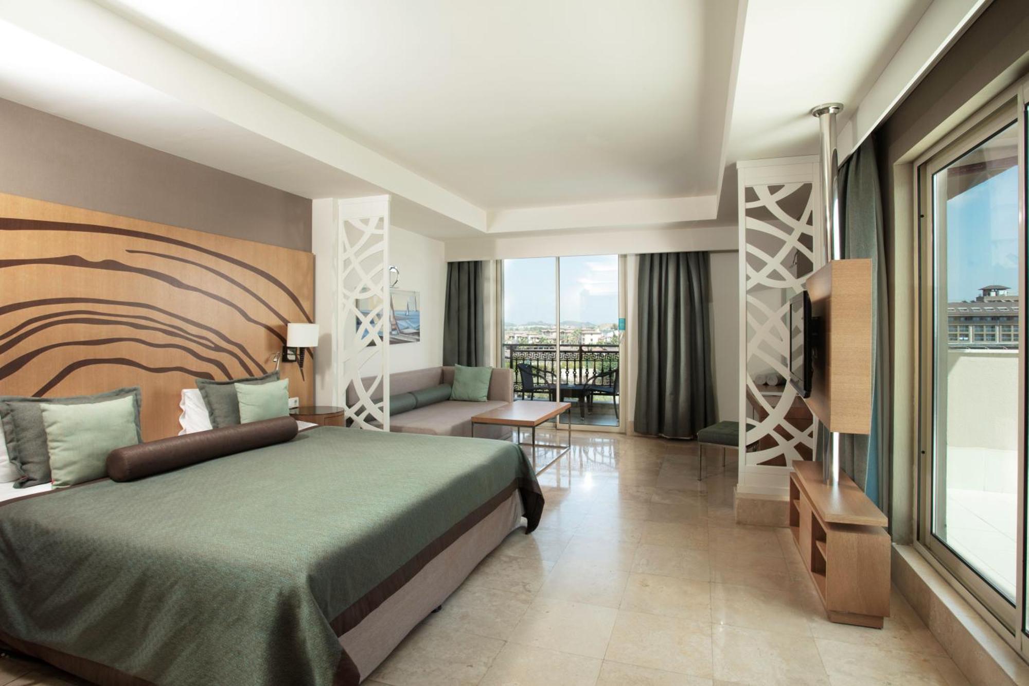 Paloma Oceana Resort 5*