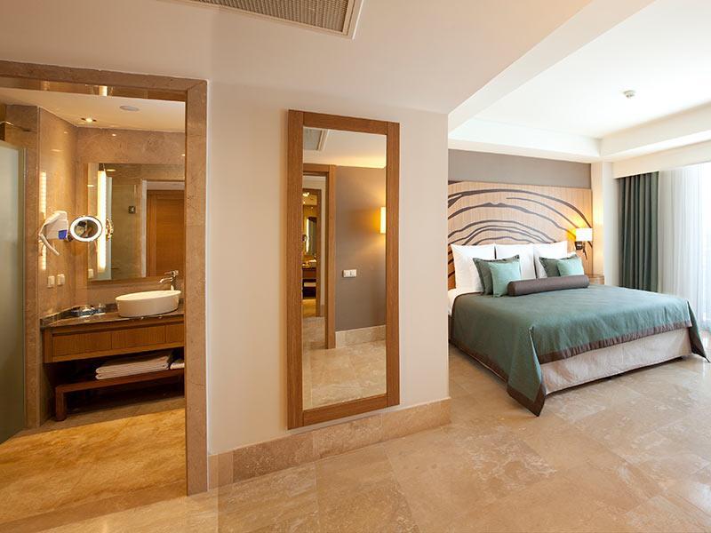 Paloma Oceana Resort 5*