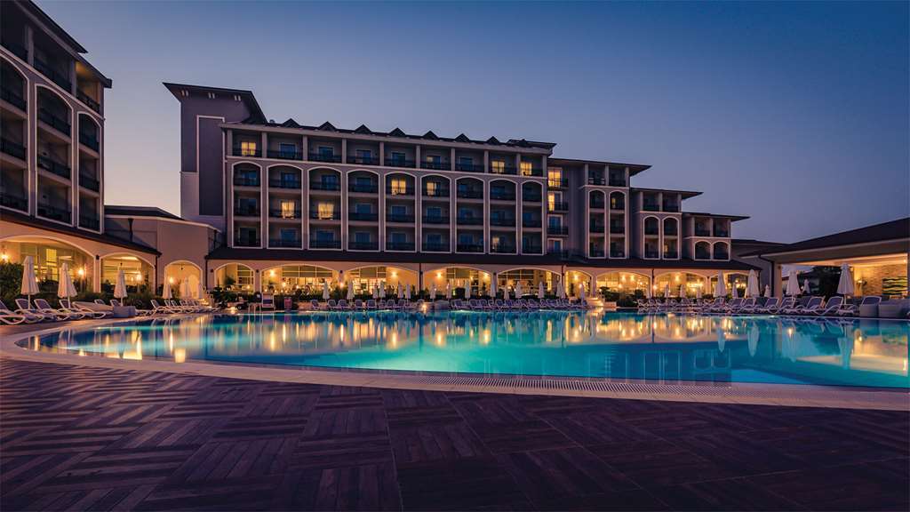 Paloma Oceana Resort Side